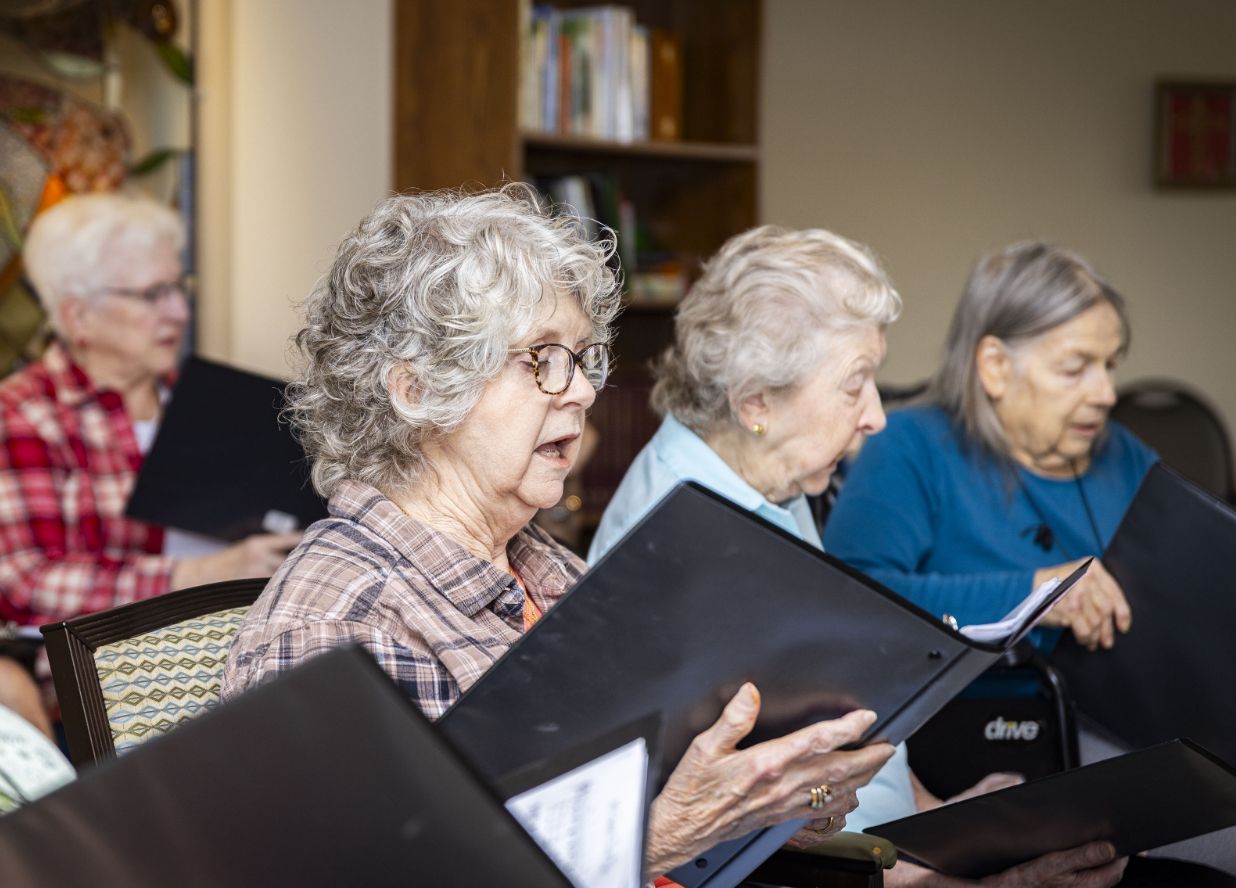 Willow Brook Singers rehearse together, used in the general contact widget for Willow Brook Run in Delaware, Ohio.